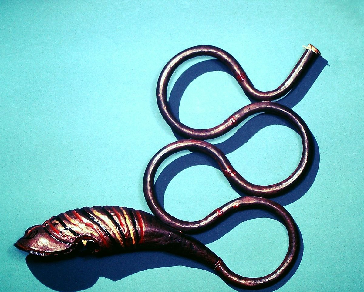 Nagphanian Indian Musical instrument, above i shared. but  @metmuseum has this & says "Sargara, professional musicians of northwestern India, formerly used this serpentine-shaped, trumpetlike brass instrument at weddings & festivals"one i saw at National Museum N Delhi