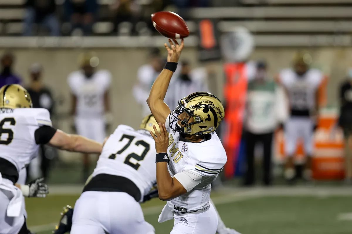 CFP by Turnovers Lost:#1 WMU (0) vs. #4 Kent St. (1)#2 Washington (0) vs. #3 W. Forest (1)