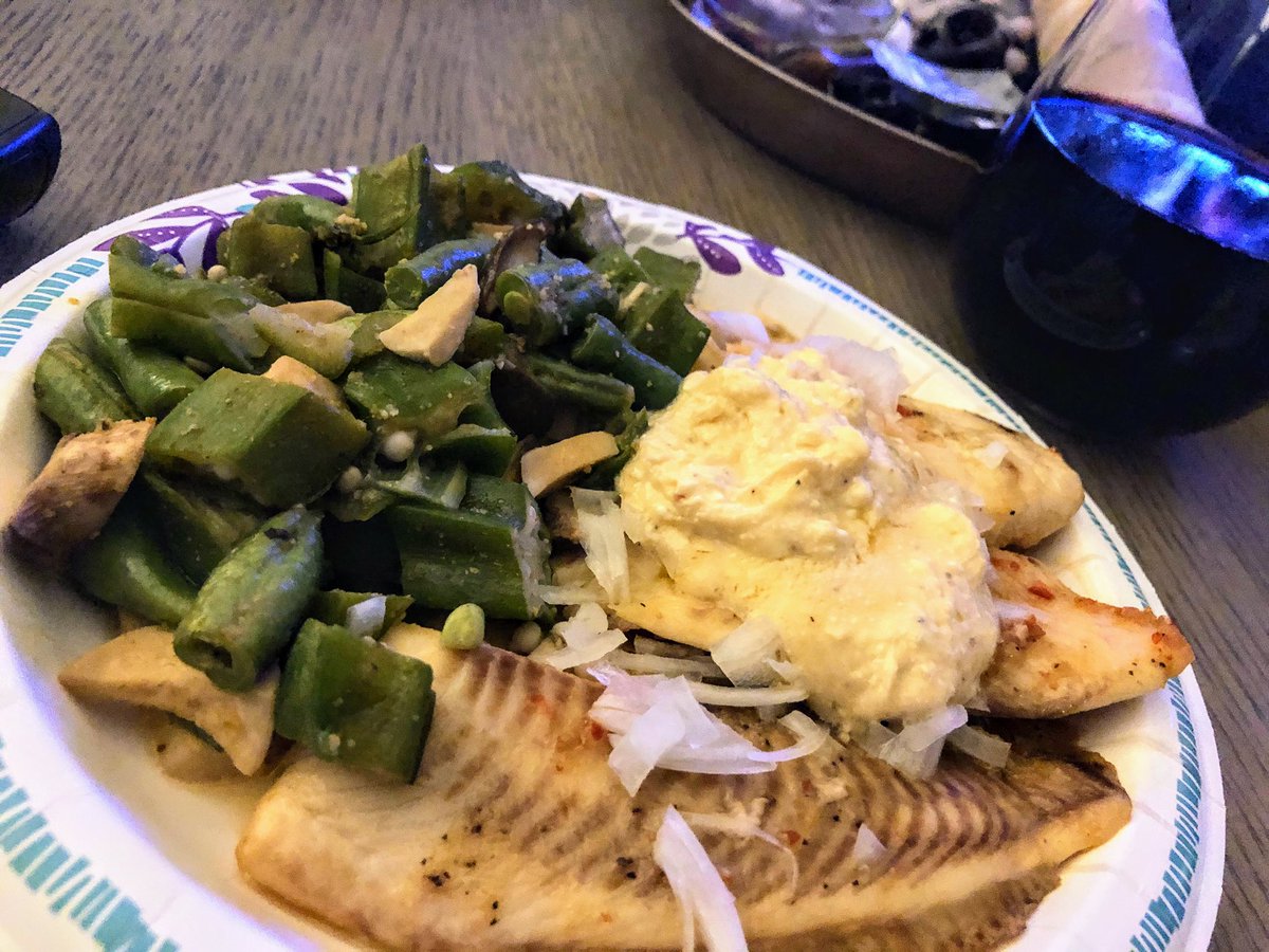 thetamachan's tweet photo. Long wonderful weekend! So here’s a #foodpost & some #hawaii #scenery from your friendly neighborhood #DomesticLeftist 🥰🔥🥳✊🏾❤️ #tilapia #cheese #butter #bushbeans #okra #onion #hamakua #mushrooms 😋 #Sunset of #SaddleRoad yesterday evening. ❤️ Mauna Kea. #StarFruit #Juice 🥳🔥 https://t.co/M9WmOmONG0