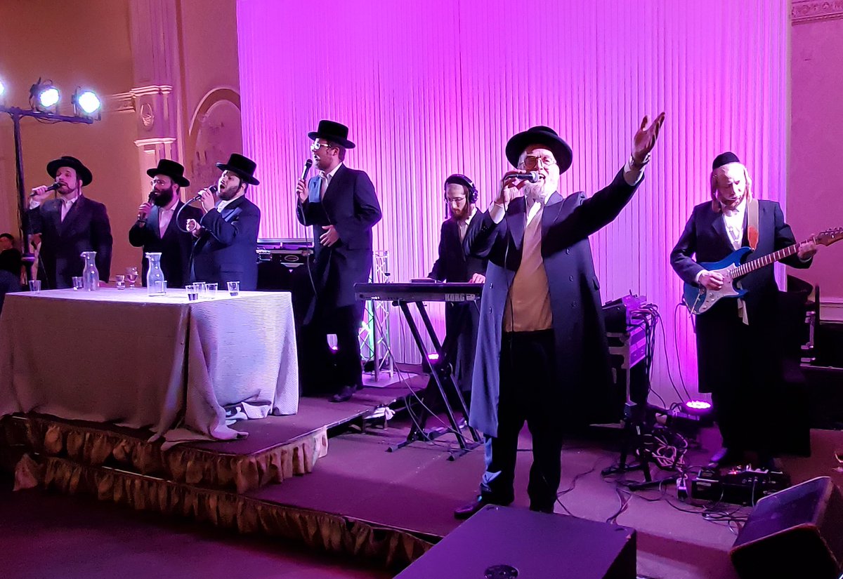 Beautiful event tonight! 
<a href="/MichoelSings/">Michoel Schnitzler</a> 
<a href="/TheShiraChoir/">Shira Choir</a> 
<a href="/HershyPavel/">HershyPavel</a> 
<a href="/GW_LIGHTING/">GWLIGHTING</a>