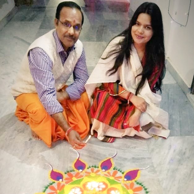 Deepika71197189's tweet photo. Papa❤️
#rangoli2020
#DiwaliCelebration2020
#Diwali2020
#HappyDeepavali
#DiwaliSpecial https://t.co/dCOVXBGLEZ