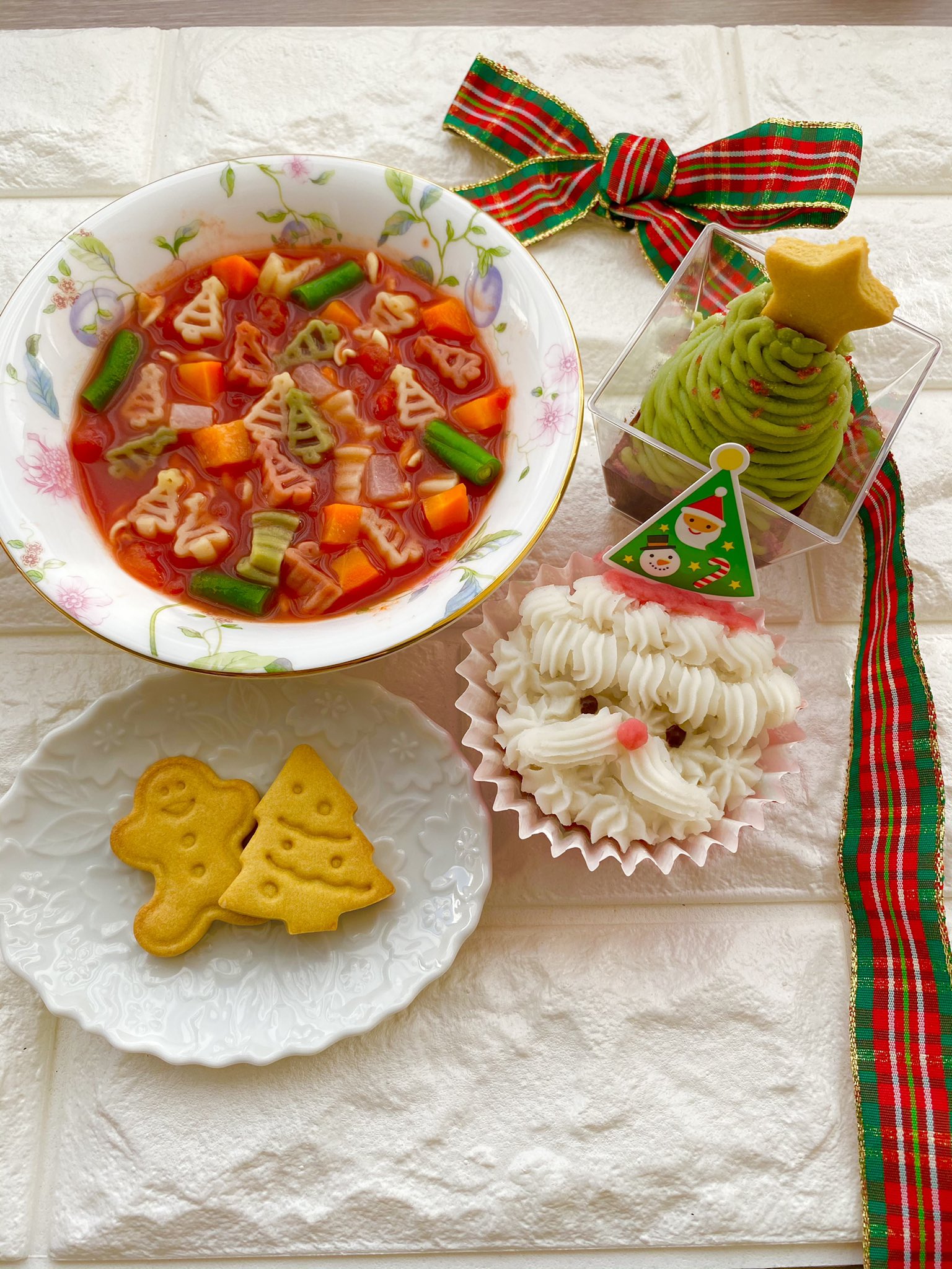 Dog Patisserie Hoku クリスマスディナーセット4種類入り00円 税別 たっぷりお肉のミートローフ入り ツリーケーキ トマトソースパスタ 国産カボチャのクリスマスクッキー 犬用ケーキ ワンコ ケーキ 犬用ディナー クリスマス