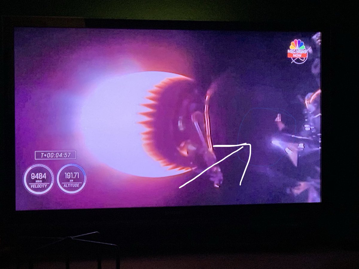 mek_flurry's tweet photo. @SpaceX Can somebody tell me why this “foil” is pulsating like a hartbeat early in the second stage engine burn? @SpaceX https://t.co/65I59pZ1ue
