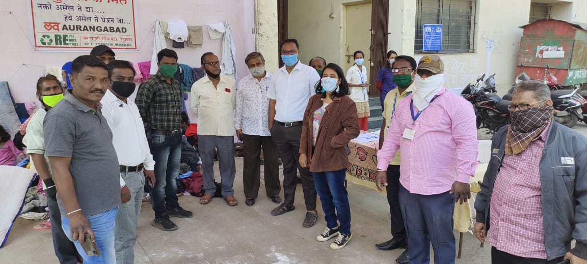 ArpitaSharad's tweet photo. #LoveAurangabad #WallOfHumanity https://t.co/L31qV9Z7fR