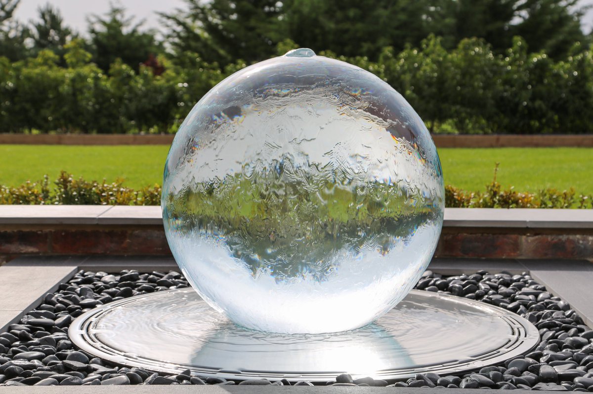 Stunning water feature in this recently completed garden @MarshallsReg #waterfeature #gardens #outdoorliving