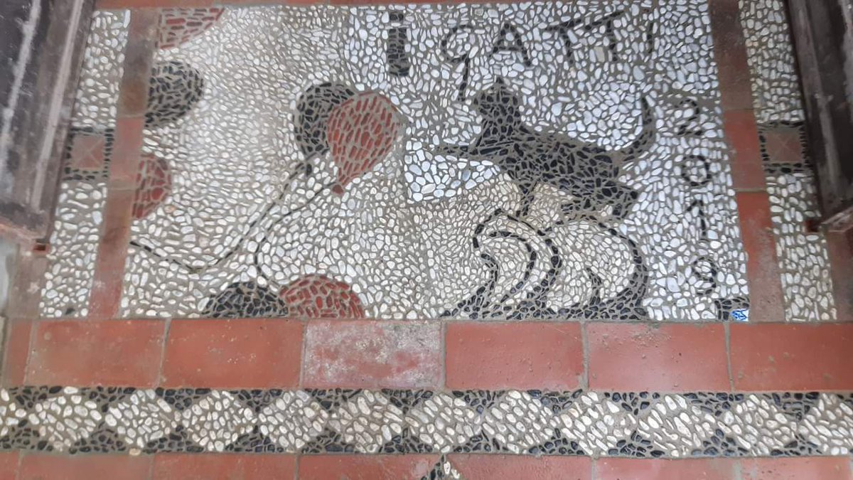 ArteSoriani's tweet photo. Pavimento in ciottoli da me realizzato a Rocca Grimalda in provincia di Alessandria 
#sorianiarte #nicolasorianiarte #artegenova #risseu #ciottoli #pavimentiartistici https://t.co/yk0JbH5LJY