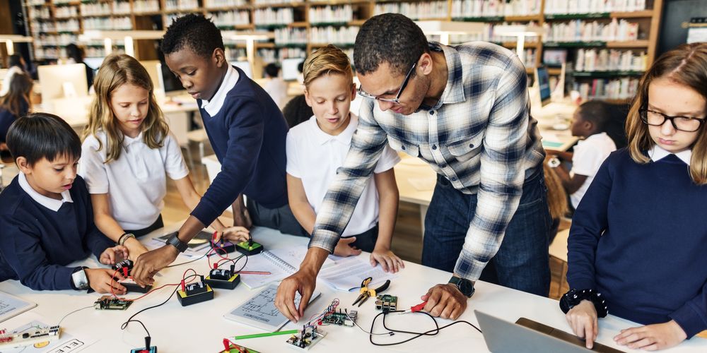 EducEndowFoundn's tweet photo. NEW BLOG from science teacher and EEF content specialist, @chemDrK, introduces resources designed to help teachers tackle their students' scientific misconceptions effectively

READ NOW>> https://t.co/NDvfwuxs3h https://t.co/MvxjLeonMN