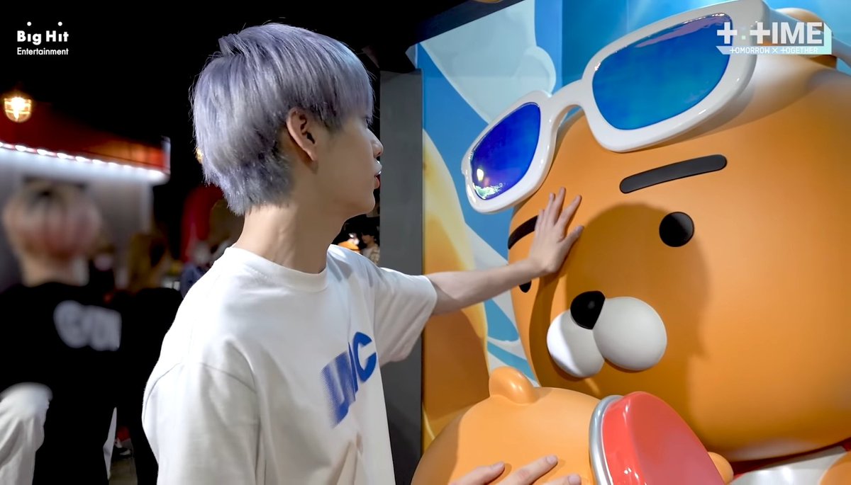 TXTRussia's tweet photo. [Т:ТАЙМ] Is RYAN a Bear or a Lion? - TXT (투모로우바이투게더)
https://t.co/eDlejV8H2m https://t.co/CCudbwC7uk