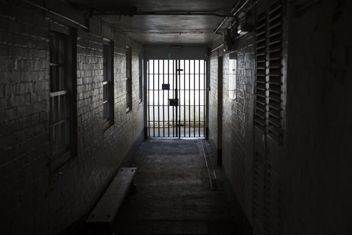 Nine out of 10 women sentenced to long prison terms under #jointenterprise engaged in no violence and half not even present.  Prosecutors rely on ‘myths, stigmas &amp; stereotypes', says researcher Becky Clarke. Report by <a href="/zakisarraf/">Zaki Sarraf</a> &amp; pic by @andyaitchison  thejusticegap.com/half-of-women-…