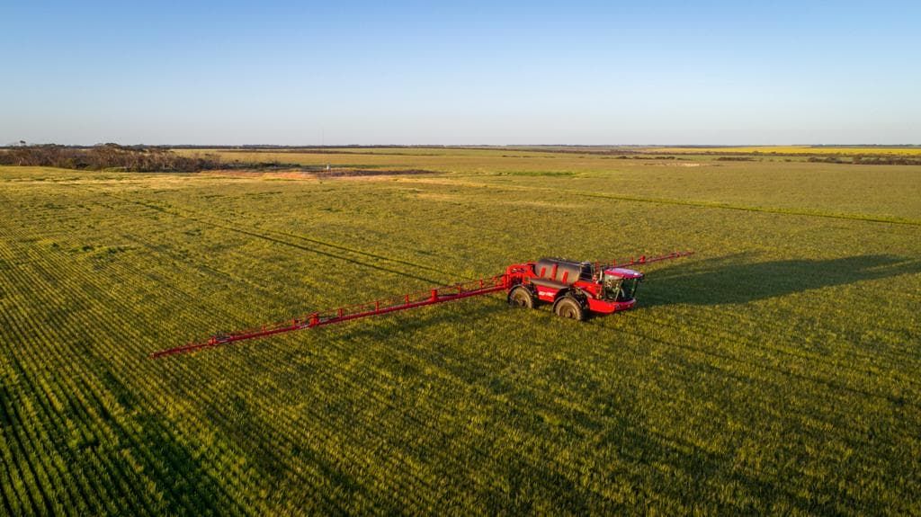 AgrifacAU's tweet photo. Hassle-free maintenance 👏
Our #GreenFlowPlus system means residual liquid is never an issue!
Pick the quick and easy way to clean: https://t.co/y0BKbwRPIf

#Agrifac #AgrifacAU @BilberryAgri 📸 Dan Paris Photography https://t.co/UORC0DjApX