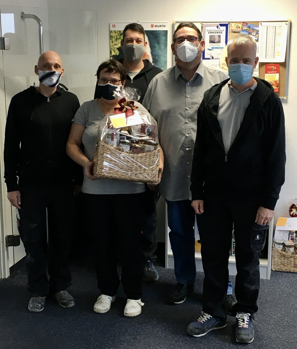 BehnckeGmbH's tweet photo. Heute gratulieren wir unserer lieben Frau Piehler zu 15 Jahren Betriebszugehörigkeit bei der Firma BEHNCKE und danken Ihr für alles was Sie in der GFK Produktion für uns geleistet hat. Wir freuen uns auf die kommende Zeit mit Ihnen. 
#BEHNCKE #Besterarbeitgeber #GFK #Filter https://t.co/DA3wapqhVi