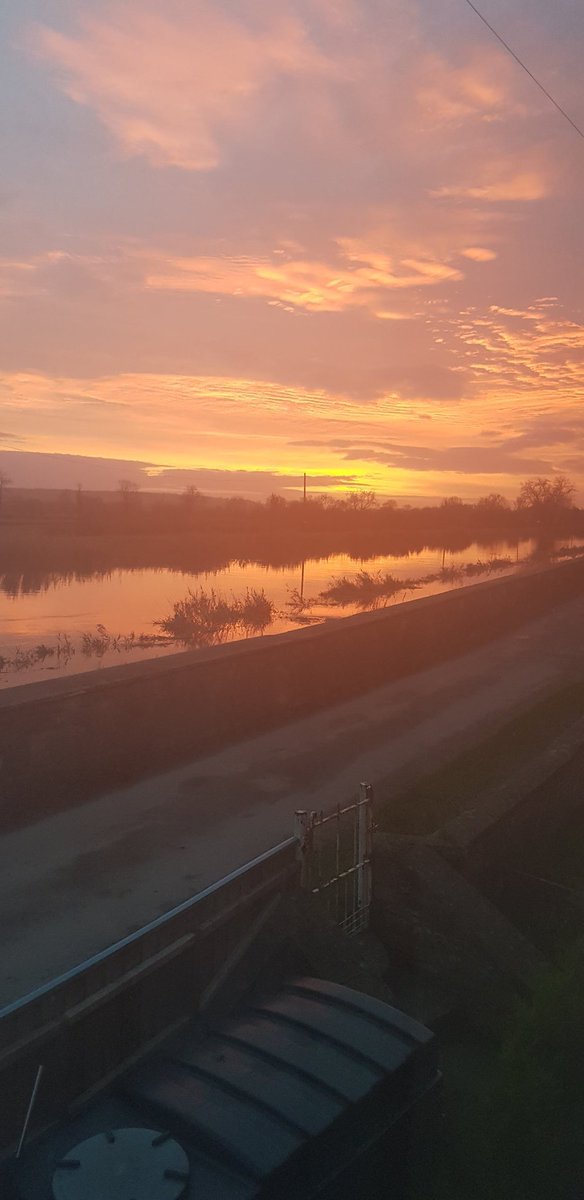 ChrisZeds's tweet photo. Nice morning.... https://t.co/fnvSiDHgu7