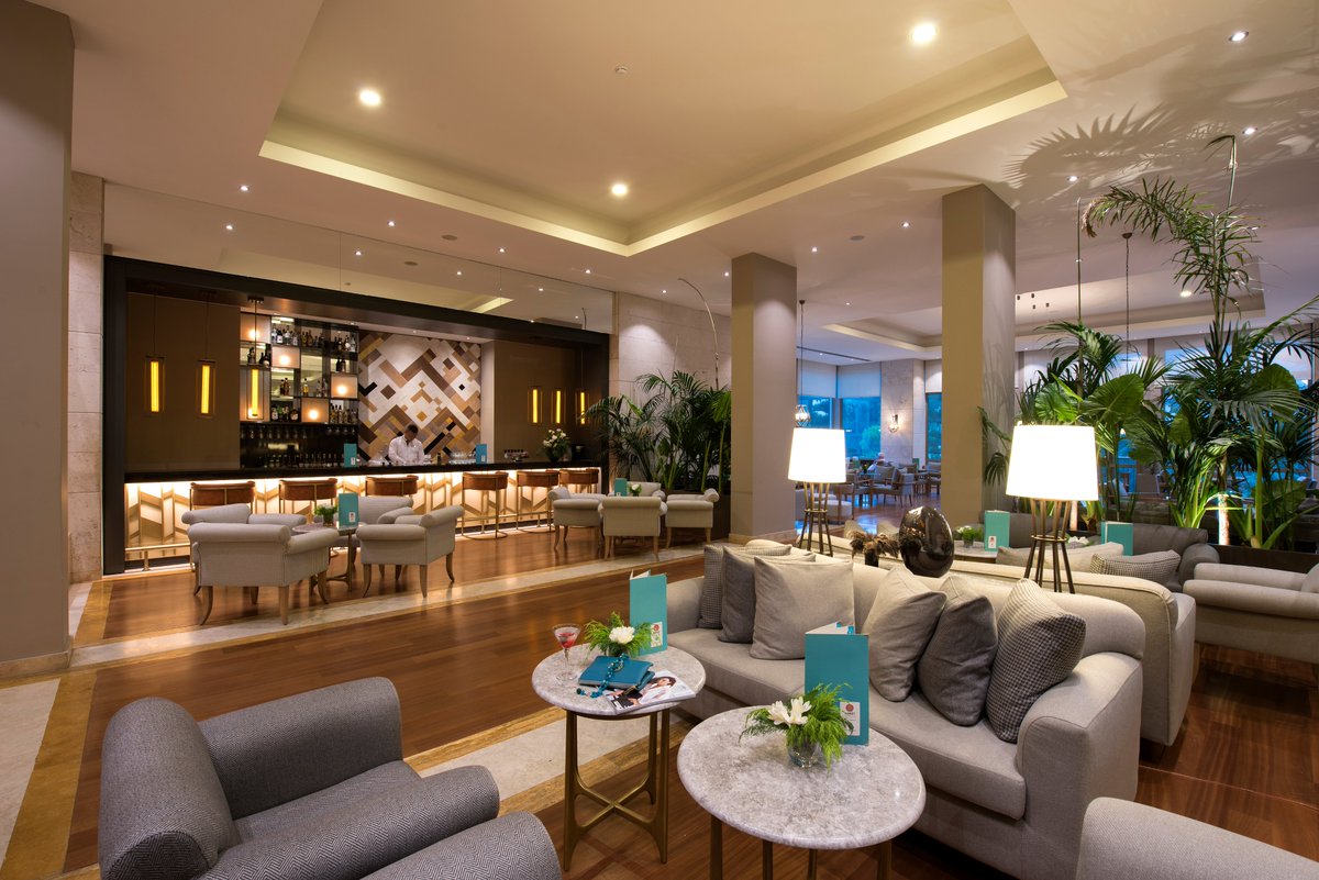 BarutHotelsTR's tweet photo. Recently renovated, #BarutHemera continues welcoming guests throughout the year in the heart of Side's historic and natural environment by offering high quality service and unlimited amenities. 
🏨@baruthemera
https://t.co/wmLllF1fNQ 
📞 (0090) 444 96 00
#BarutHotels https://t.co/H4O6ee2D04