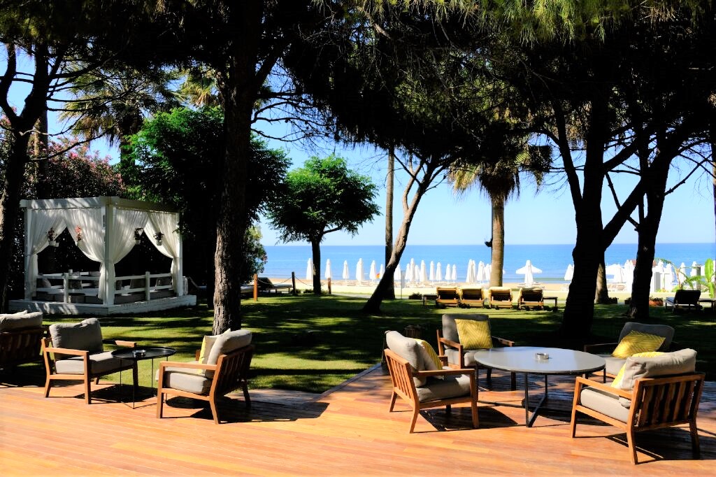 BarutHotelsTR's tweet photo. Recently renovated, #BarutHemera continues welcoming guests throughout the year in the heart of Side's historic and natural environment by offering high quality service and unlimited amenities. 
🏨@baruthemera
https://t.co/wmLllF1fNQ 
📞 (0090) 444 96 00
#BarutHotels https://t.co/H4O6ee2D04