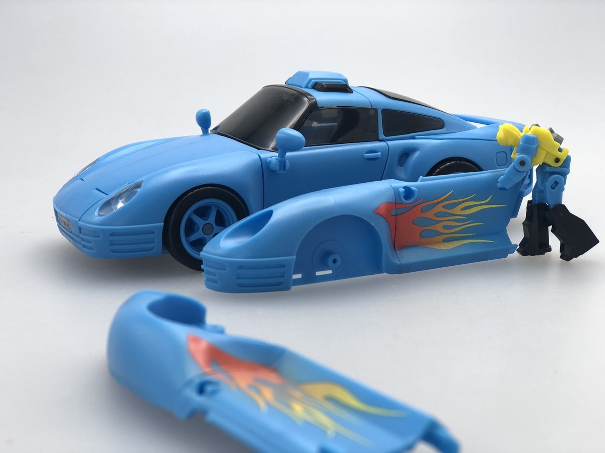 fans_hobby's tweet photo. MB-12A NITEWALKER - Body Deco imprint test!
(Vehicle mode is first color test shot & without any spray painting details!)
#fanshobby #thirdpartytransformers #nitewalker #juniorheadmasters #nightbeat #athena #minerva https://t.co/T7EKe8Y3mq