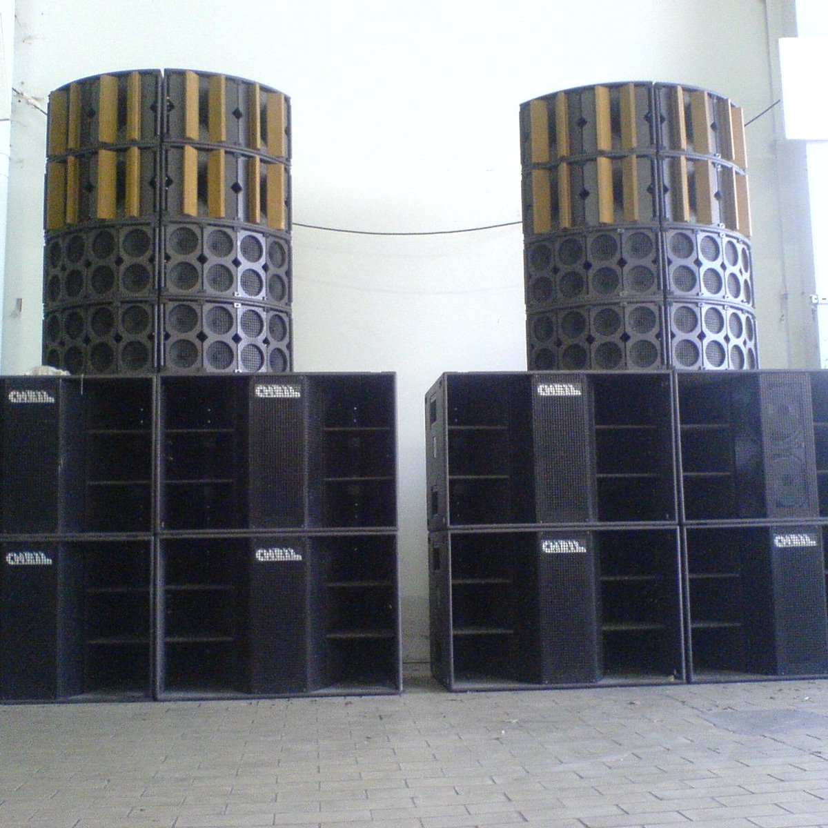 AUDIOIN3's tweet photo. Petit souvenir du système Incremental de chez Heil 🤩😎 qui nous a fait plaisir il y a 15 ans sur plusieurs prestations
#installationaudiovisuelle #lacoustics #incremental #eksesiv #foh #systemeson #Rennes #rennesmetropole #sonorisation #rennesmaville #audioinrennes #audioin https://t.co/5XxcWMImIB