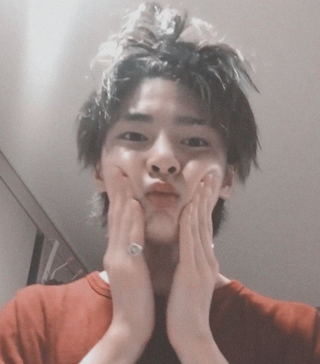 skzpeaxh's tweet photo. — jeongin being the cutest baby; a tl clensing thread 💜✨
#StrayKids #skz https://t.co/whPMgTKjHN
