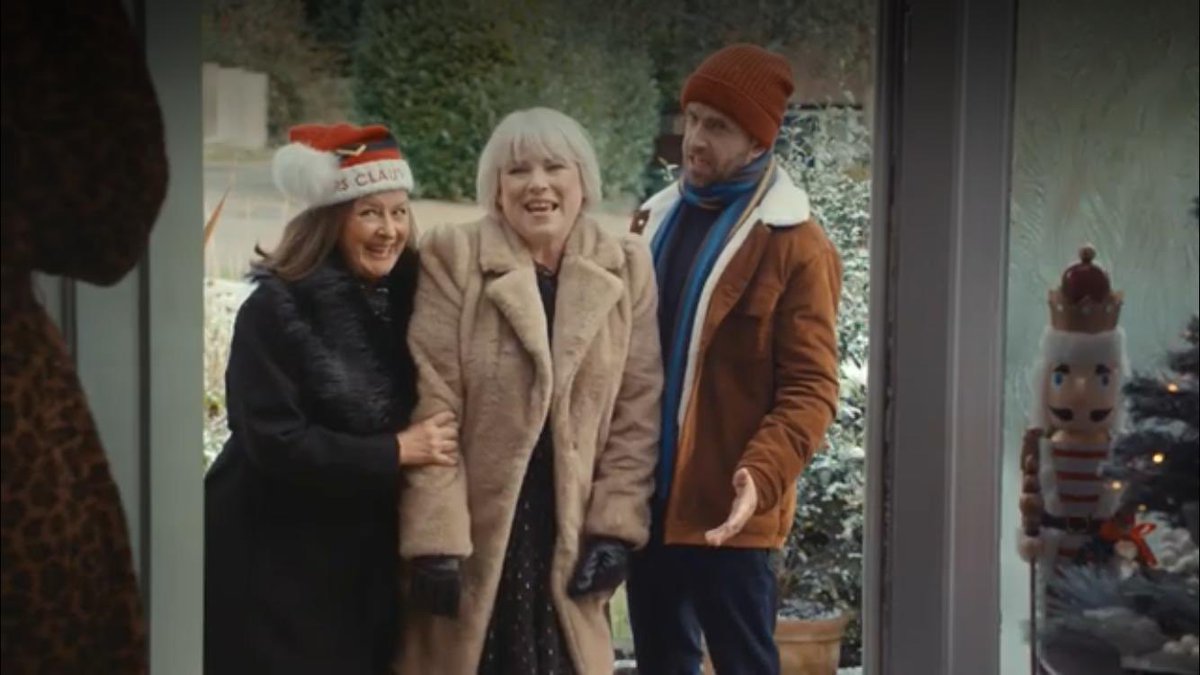 Have you seen these three ‘crackers’ on the Christmas Matalan advert yet? 
LOL!
