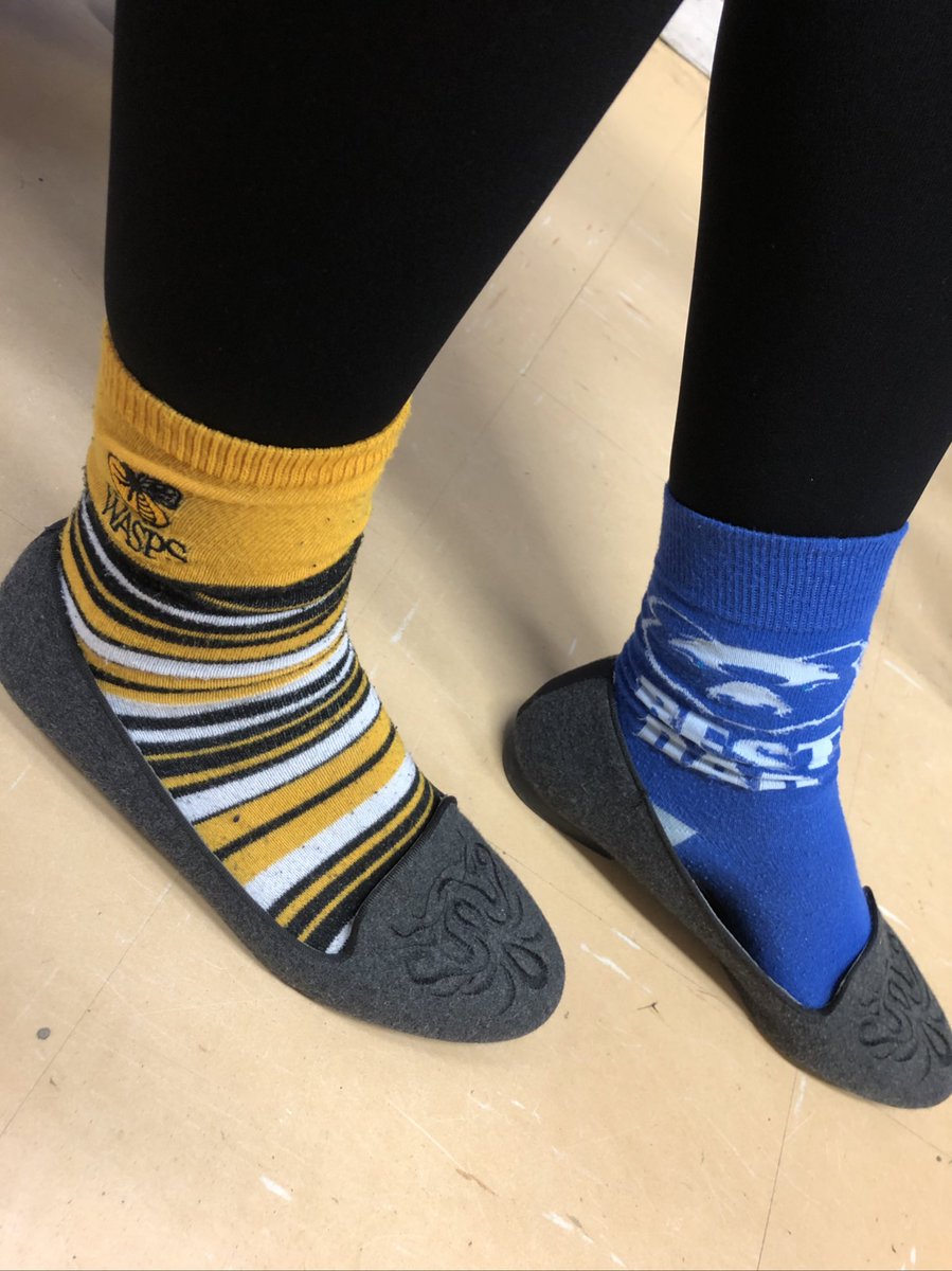 MissM_squadT1's tweet photo. When this avid @bathrugby supporter dons two rival teams @WaspsRugby & @BristolBears socks for #OddSocksDay showing support & raising awareness for #AntiBullyingWeek @Bishop_Vaughan
Can we get a RT #takingonefortheteam #bvsfamily #UnitedAgainstBullying #whichsocks 🥳🙌🤦♀️🏉🧦🧩 https://t.co/HztUGd2Ks1