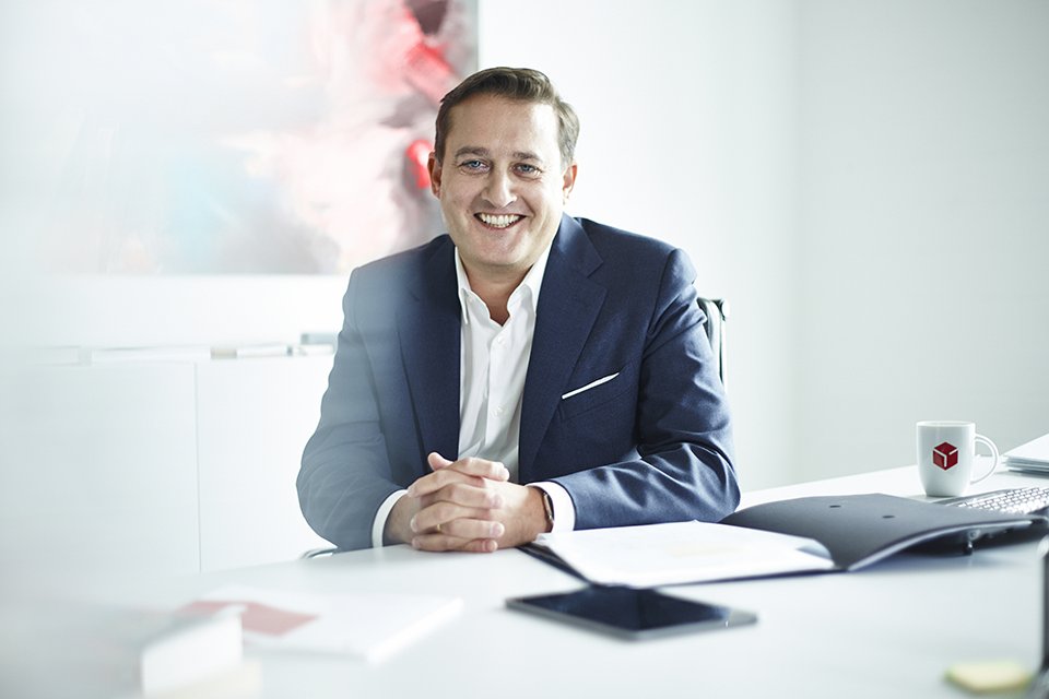 cepresearch's tweet photo. @DPDgroup_news is focusing on delivering a successful #parcel peak season boosted by record volumes but as the second wave of the #Covid19 pandemic creates new operating challenges, CEO @bwinkelmann told @cepresearch  Research in an exclusive interview. 
https://t.co/CIQ6ad0vOB https://t.co/6Yc5ARPgSM