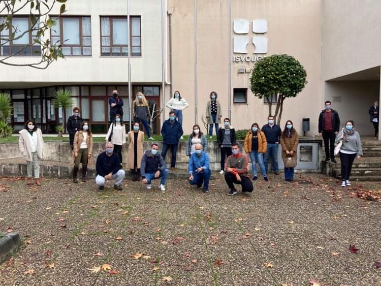 PGMKTDigital's tweet photo. SEM - Search Engine Marketing
Em pleno outono, os estudantes da 8ª edição do curso, terminam hoje a terceira unidade curricular, depois de concluídas Marketing Digital e eCommerce.
Imagem: Docente Daniel Pereira e a turma mais numerosa de sempre.
#pgmktdigital #Isvouga https://t.co/s85rF8fl85