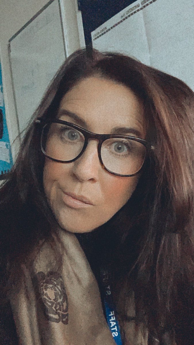 hiccupholly's tweet photo. How is it Monday already? And if this filter could just be a permanent fixture on my face that would be lovely. Thanks π€© #MondayMorning #filterrequired https://t.co/XQnUL2Fodr
