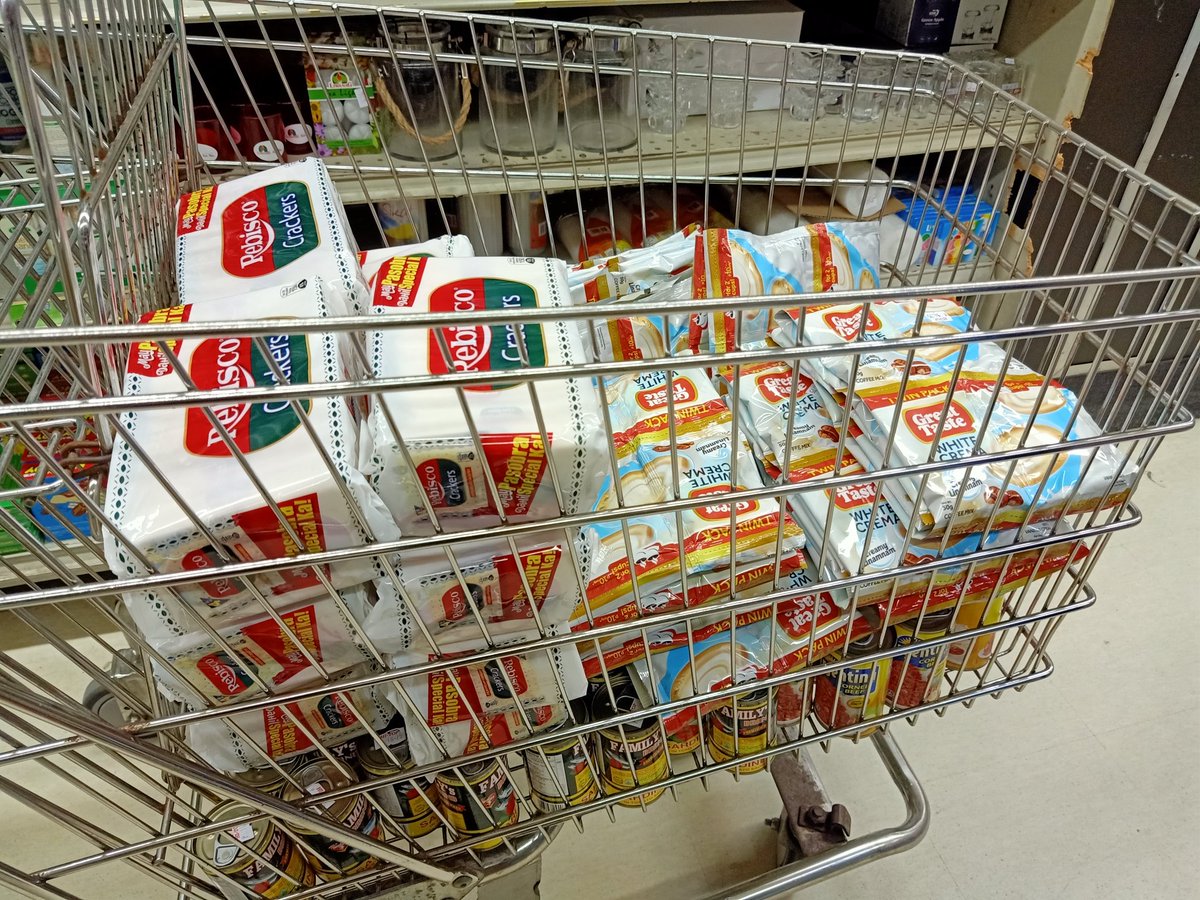 NeonAtom_PH's tweet photo. Currently buying for the relief goods that will be distributed to the victims of Typhoon Ulysses in the Philippines. Thank you very much to all the Neon Atoms who donated and will donate. We appreciate it. We are still accepting donations until Wednesday. 

#เนเน่ #NeNe郑乃馨 https://t.co/K3V9M9X6AC