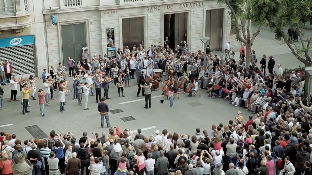 The square is not too large as to dwarf us, and not too small as to make us feel trapped. It is the perfect size in relation to its place, its buildings, its community. Everything is human scaled: the square furniture, even the street lamps that kids can climb.