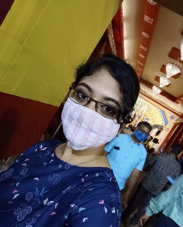 manisha_modak's tweet photo. @hpcl_retail @HPCL Here's the picture that’s been clicked while I'm wearing a mask &amp; ready for #Unite2FightCorona 😷🤘🏻

#DoGazDoori hai zaroori 🙂

Already following @HPCL_Retail 

#MeraHPpump @HPCL 

Join in guys
@BikashKr199 
@Soniyaskjain1 
@spydani 
@chilled_Sup 
@SrinathAkula369
@RupayanSaha3 https://t.co/ZUXElpaj5W