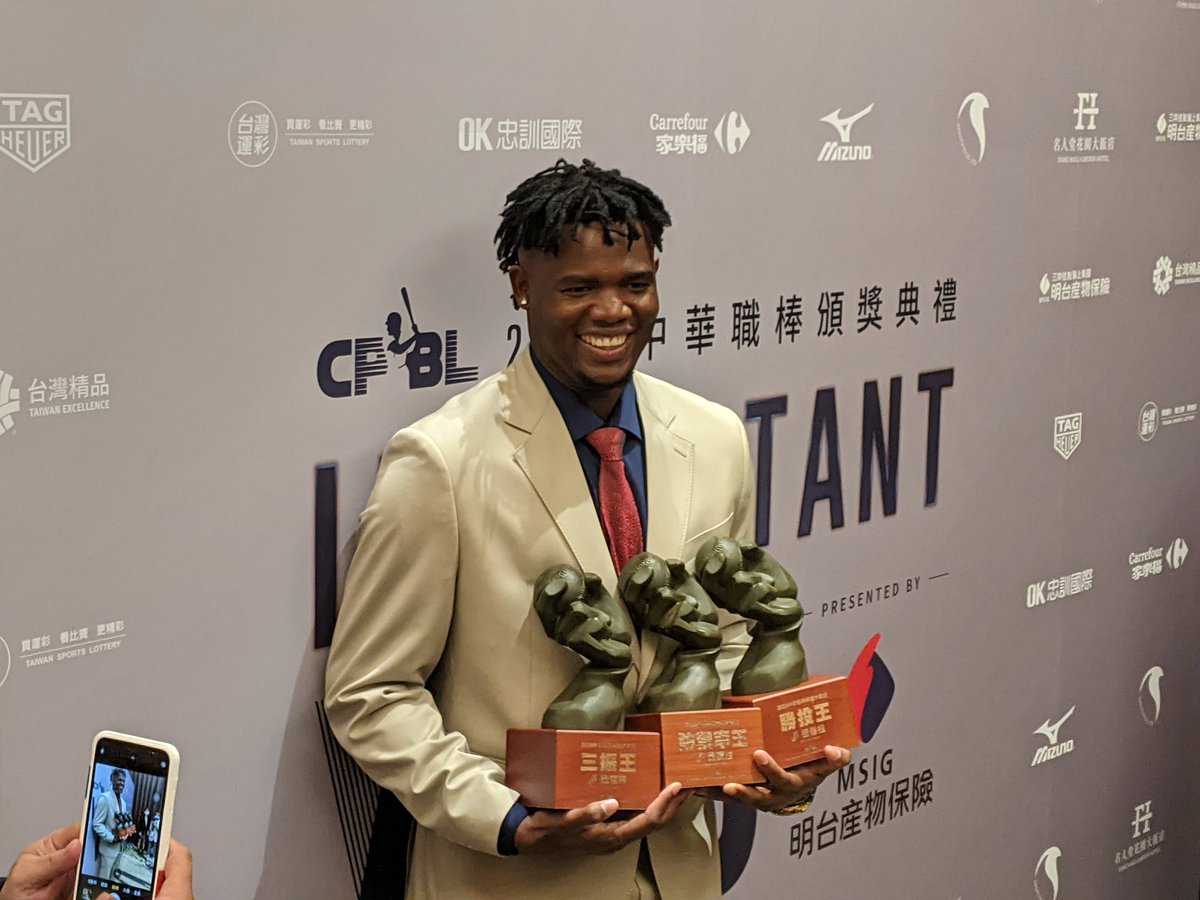 2020 #CPBL TRIPLE CROWN!!!

#TaiwanBaseball #CPBLAnnualAwards