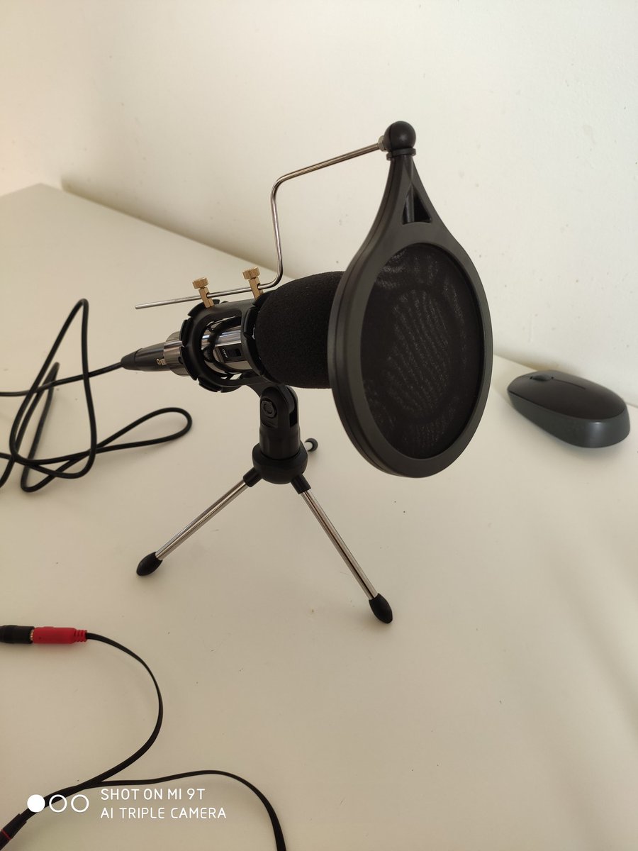 SIMO2's tweet image. #16novembre la didattica e gli speech saranno da remoto ancora per mesi? Io mi sono attrezzata. Investire su sé stessi e sulla propria attività è la cosa migliore. #formazione #techstorytelling