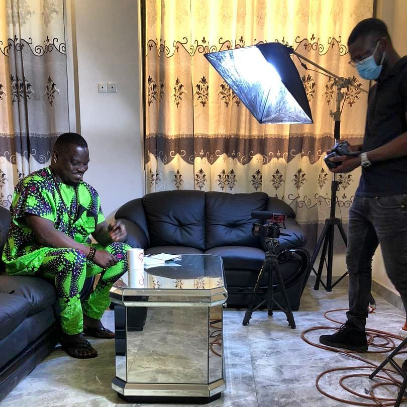 atomikcorpo's tweet photo. Kévin Dieudonné est un des animateurs les plus célèbres du Togo, mais il a aussi des Talents cachés.
Pour les découvrir abonnez-vous ! ;)
#VotreImage #NotreProfession #AtomikCorporarion #Filmmaker #videaste #gestesbarrières #woodin #brandambassadeur #Tgtwittos https://t.co/FbSUOAgkh7