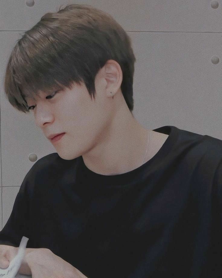 BEERIAMXP's tweet photo. มาคุยเล่นกันได้ครับ🌚🦋
.
.
𝙍𝙏;𝙁𝙁☁️
♡;𝘿𝙈🌷✨
#บอท #บอทหาเมีย #บอทโสด #บอทหาเพื่อน #บอทหาเพื่อนคุย #บอทใหม่หาทุกอย่าง #บอทใหม่หาเพื่อนคุย https://t.co/DpWsi3RqN2
