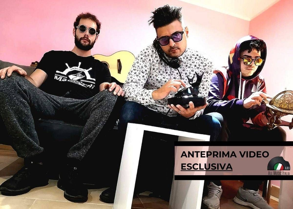AllMusicItalia's tweet photo. #Anteprimavideo 

"Arcobaleno Nero" è il nuovo singolo degli ALAN SPICY. Il videoclip è in anteprima su All Music Italia e racconta la storia di Marta e Alice con gli occhi del cane Axel

https://t.co/GAaakkaxMe https://t.co/yA8sBTkyky
