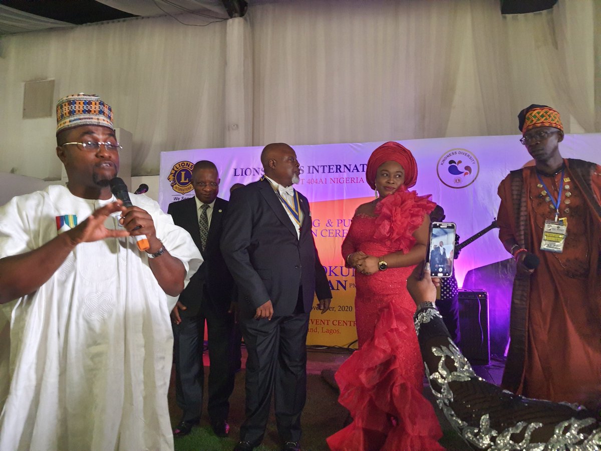 BondsofKindness's tweet photo. Area Leader PCC Sam Ekpuk congratulating DG Lion Adetokunbo Aromolaran on his public presentation.
We Serve!

#BondsOfKindness https://t.co/VsTOWW9wFi