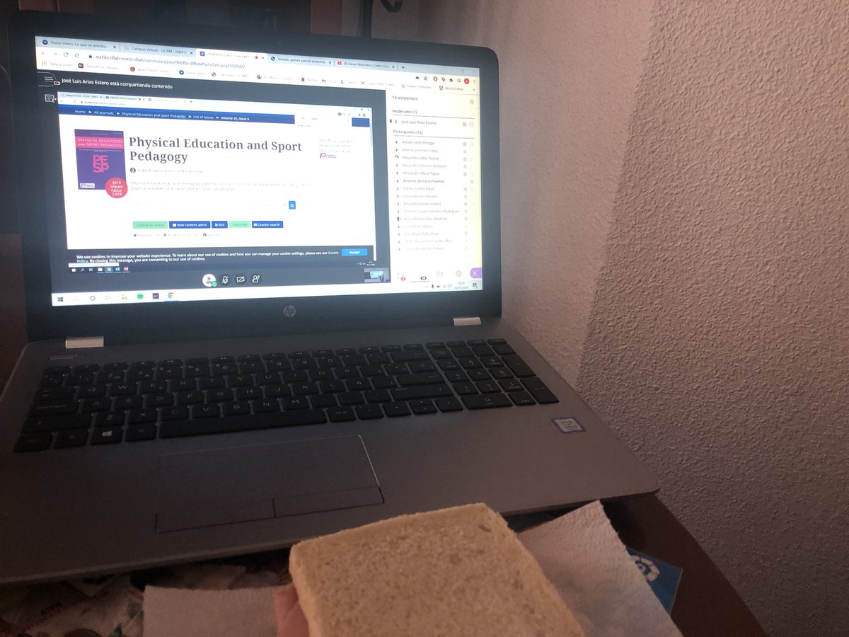 Serranic0's tweet photo. Así los desayunos se hacen más amenos #kitCAFD https://t.co/KbkZ24ziOL