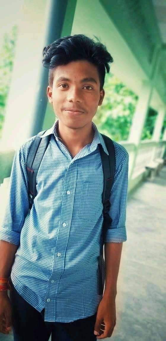 PranjitBharat's tweet photo. “ সহায় ভিক্ষা ”

নমস্কাৰ 🙏
       মোৰ ভাইটি /  বন্ধু শ্ৰী সৌৰভ ৰাজবংশী দক্ষিণ কামৰূপ মহাবিদ্যালয় স্নাতক প্ৰথম বৰ্ষৰ ছাত্ৰ , বয়স ১৮, ঘৰ বিজয়নগৰ ( বাটৰহাত) । সৌৰভ #Bone_Cancer ত (Ewing Sarcoma) আক্ৰান্ত হৈছে । ডক্টৰৰ মতে  সৌৰভক সুস্হ কৰিবলৈ চিকিৎসাৰ বাব���  প্ৰায়প্ https://t.co/J4Yyqcb3AK