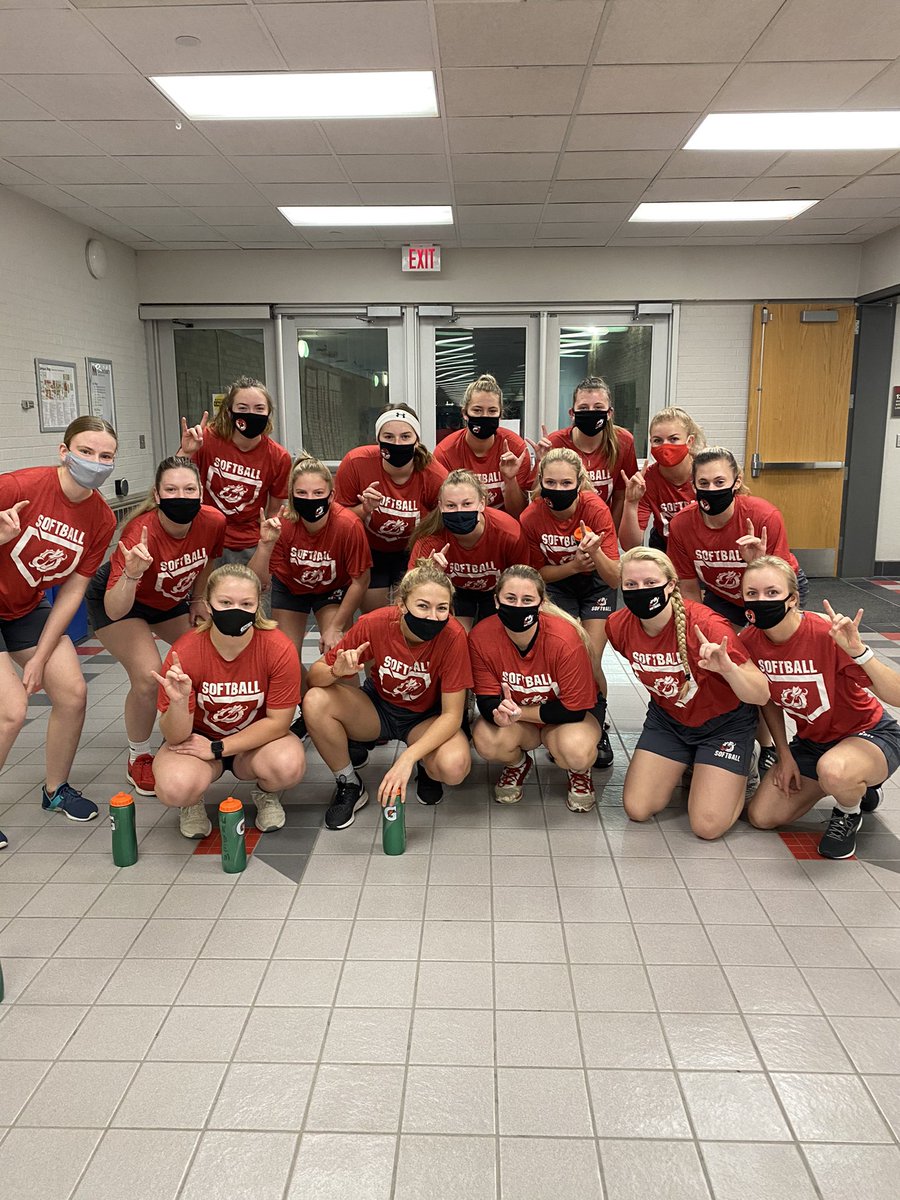 Challenge accepted @chris_cook_1 ! We #maskup because we care about our fellow athletes, coaches, and staff and and want to do our part in keeping everyone safe and healthy! We nominate <a href="/ADDougPeters/">Doug Peters</a> <a href="/MSUM_Soccer/">MSUM Soccer</a> <a href="/MSUM_WBB/">MSU Moorhead Women's BBall</a>