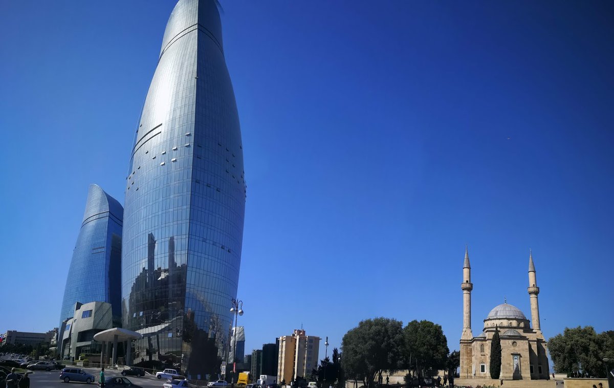 Sullkowski's tweet photo. Bulgaria is going to start importing Azeri #NaturalGas by Jan. 1. 24kms of the #Greece-#Bulgaria pipeline #interconector have been completed. BG will be able to receive supplies also through the terminal of #Alexandroupolis for #LNG from USA, Qatar and others.
#Azerbaijan #energy https://t.co/WRHCmYqgEJ