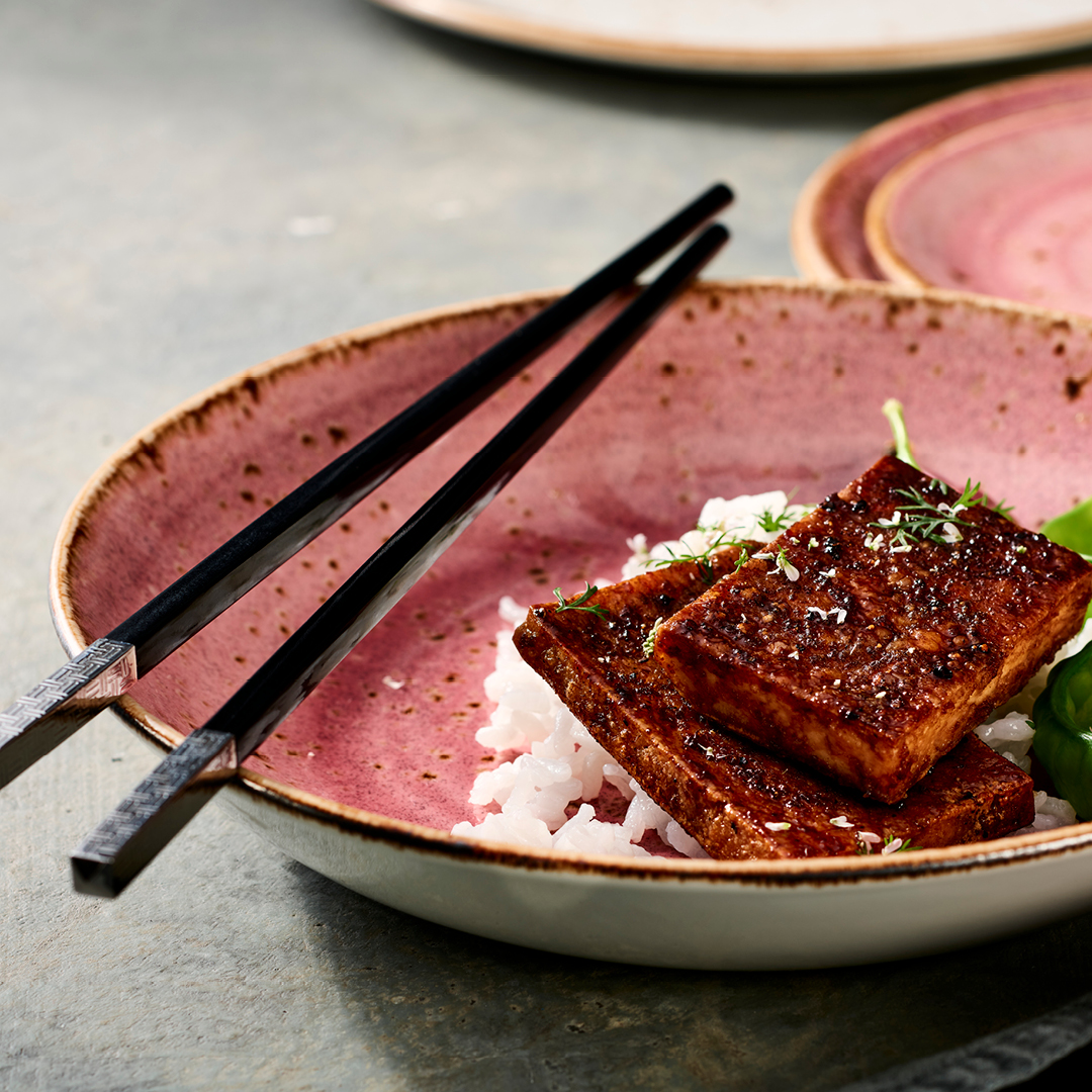 steeliteusa's tweet photo. From unique jugs &amp; coffee cups to coupe plates &amp; rectangle platters, Craft Raspberry is a great addition to your tabletop.

#steelitecraft #craftraspberry #steelite #steeliteframesyourfood #10years #dinnerware #raspberry #pink #pinkplates #chefslovesteelite https://t.co/oxTLyKbhUq