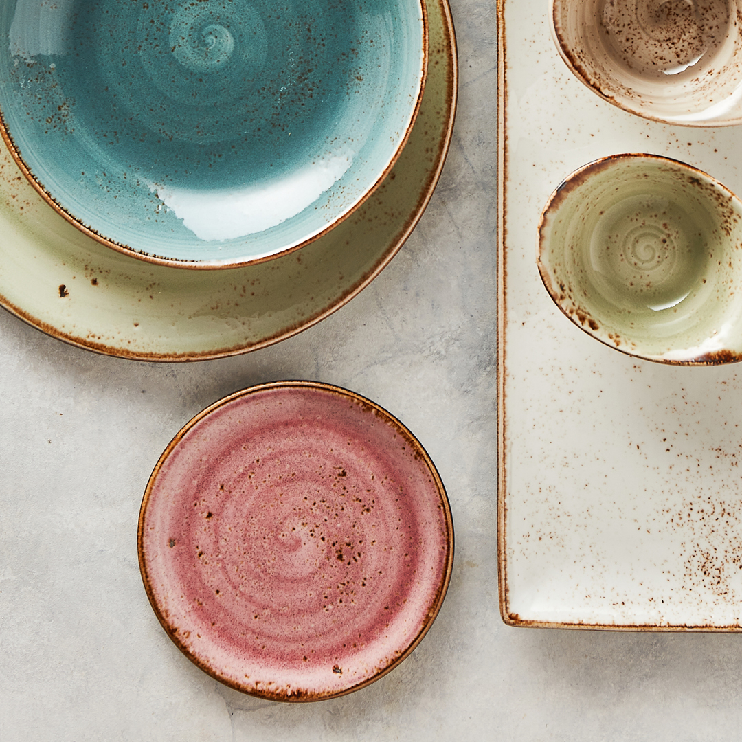 steeliteusa's tweet photo. From unique jugs &amp; coffee cups to coupe plates &amp; rectangle platters, Craft Raspberry is a great addition to your tabletop.

#steelitecraft #craftraspberry #steelite #steeliteframesyourfood #10years #dinnerware #raspberry #pink #pinkplates #chefslovesteelite https://t.co/oxTLyKbhUq