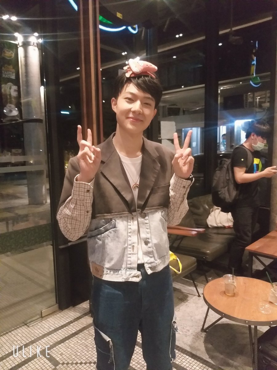 mmmook_p's tweet photo. น้องนิว ถ้าหนูชอบมาการองพี่ก็จะเหมามาให้!! #มาการองของนุ้งนิว https://t.co/YqYQGw9yM2