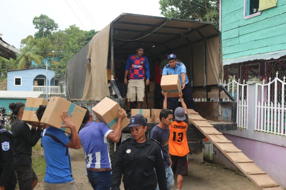 Canal2Nicaragua's tweet photo. 🇳🇮En el municipio de #Siuna el #CODEPRED Inicia el envío de alimentos y avituallamiento al municipio de Rosita para garantizar la Atención de las Familias en los Albergues. https://t.co/dhc7adRarE