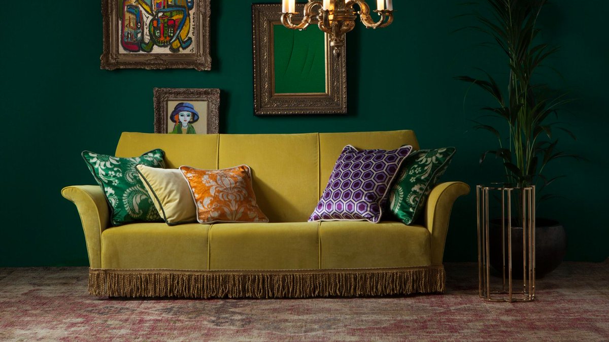 #monday #mood is #velvet - Our Velluto di Cotone woven velvet is a proven winner with is high durability of 100k Martindales and a colorful offering of 64-shades.
Chivasso Pattern CA1410
#interiordesign #luxury