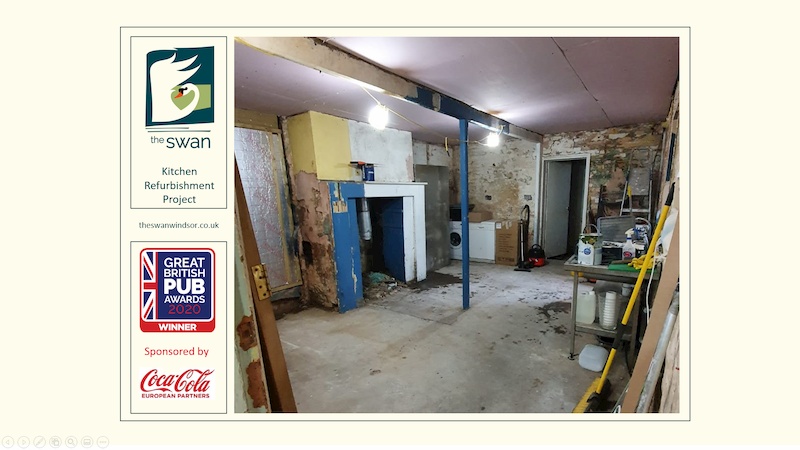 Today we received from Coca-Cola the £10k grant for winning a Great British Pub Award. This will really help with refurbishment of the kitchen. A huge thanks to Coca-Cola!  

#TheSwan #PubAwards #Camra #GreatBritishPubAwards #InnKeepers #Windsor @MorningAd @CocaCola @CocaColaEP
