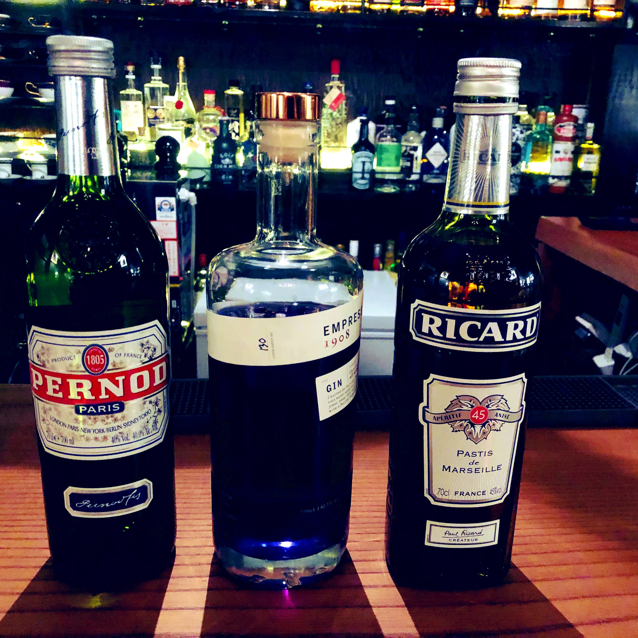 Locus Solus 色が変わるお酒 ペルノ エンプレス ジン リカール 薬酒 アブサン 高円寺 Bar Locussolus T Co Oc2szwvesq Twitter