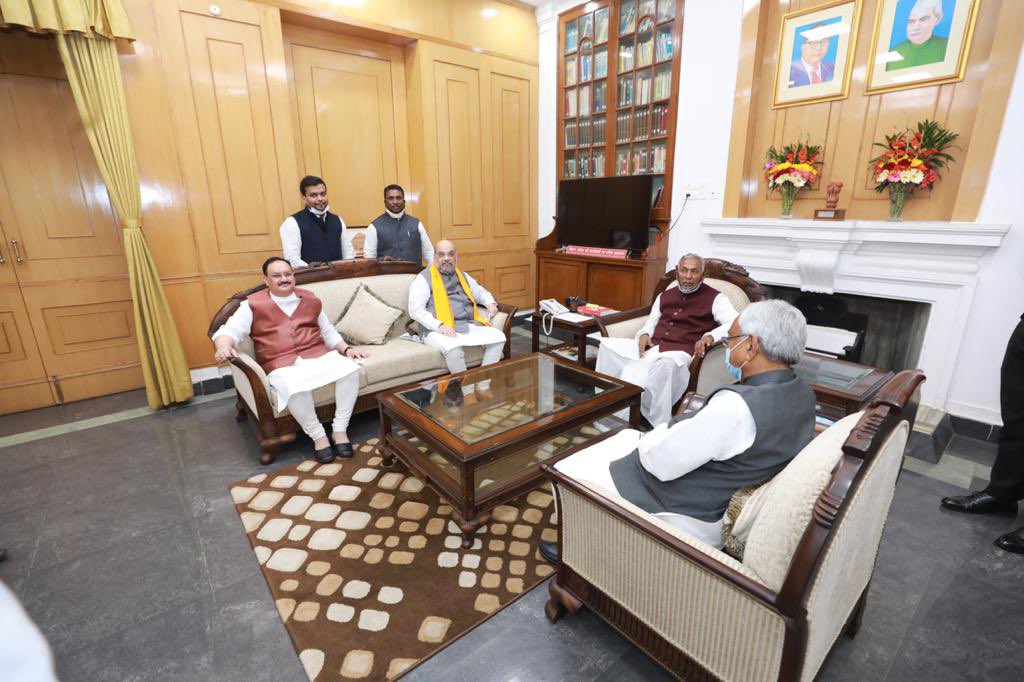 JPNadda's tweet photo. श्री नीतीश कुमार जी को पुनः बिहार के मुख्यमंत्री के रूप में शपथ लेने पर बधाई। श्री तारकिशोर प्रसाद एवं सुश्री रेनु देवी को उपमुख्यमंत्री और मंत्री पद की शपथ लेने वाले सभी लोगों को बधाई। https://t.co/fkhL0KP4dN