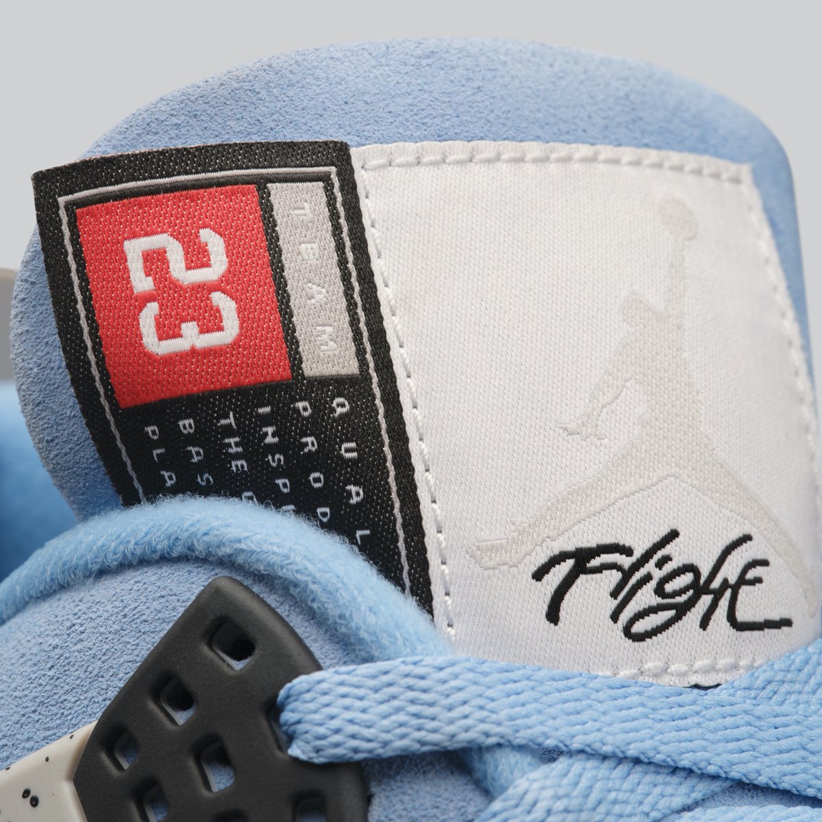 J23app's tweet photo. UNC AJ4 👀 🔥 https://t.co/MOEHIOSNz9