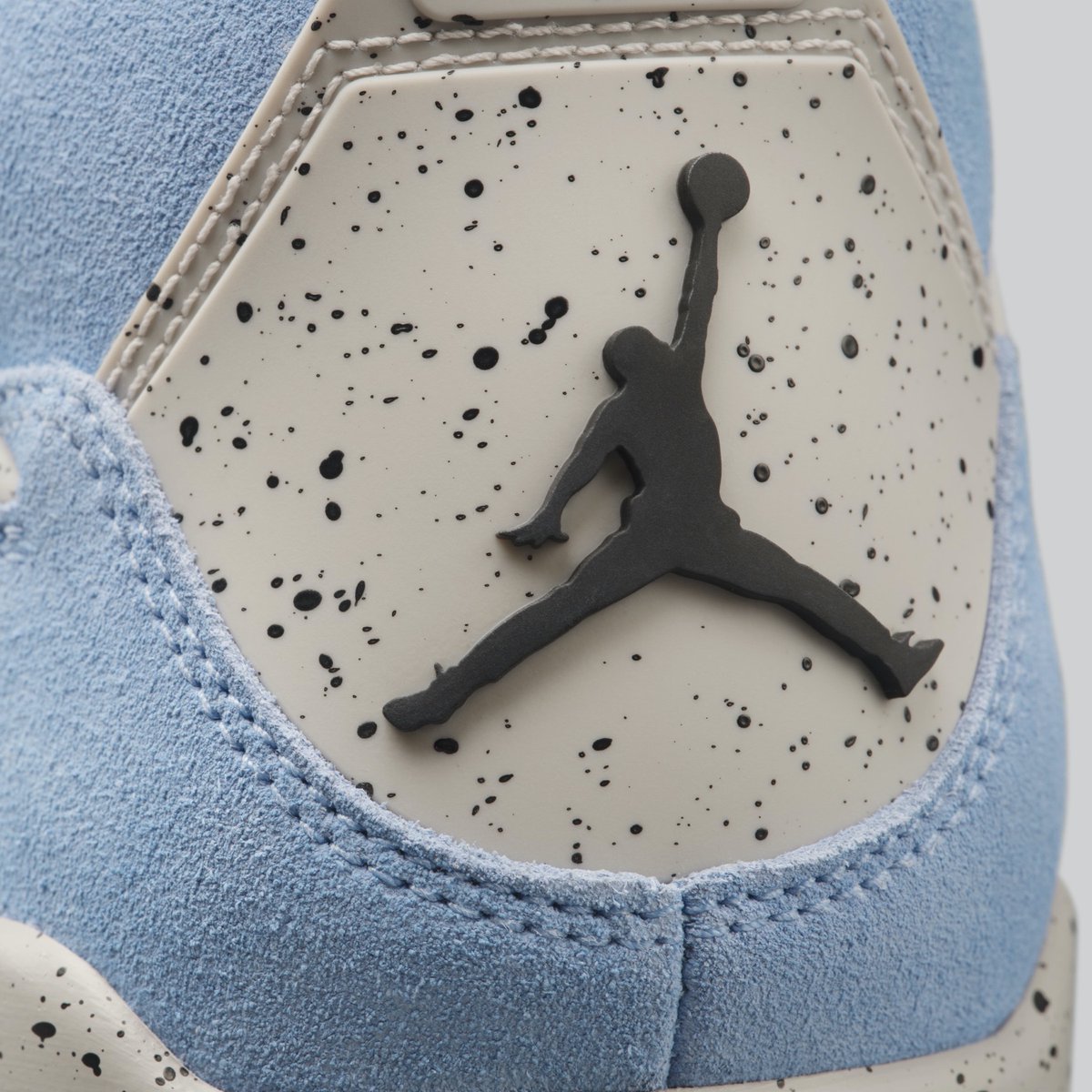 J23app's tweet photo. UNC AJ4 👀 🔥 https://t.co/MOEHIOSNz9