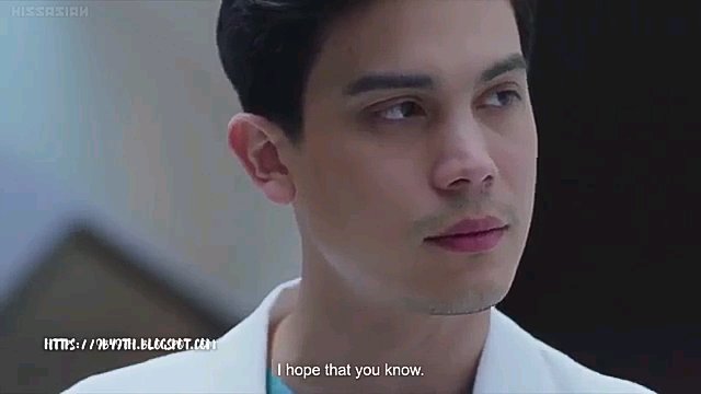 reen_ia's tweet photo. Legit yung buhos ng luha sa last episode. Nakakapanghinayang yung 15 years na relationship, mabuti nalang lakorn lang to.😭
#TeamPeng pa din kahit hindi pinili ni #Tantawan
#Myambulance https://t.co/v6426PqAzf